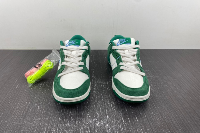 Dunk Low Disrupt DH4402-001