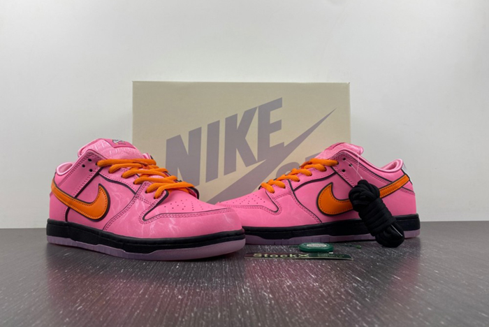 The Powerpuff Girls x Nike SB Dunk Low “Blossom”  FD2631-600
