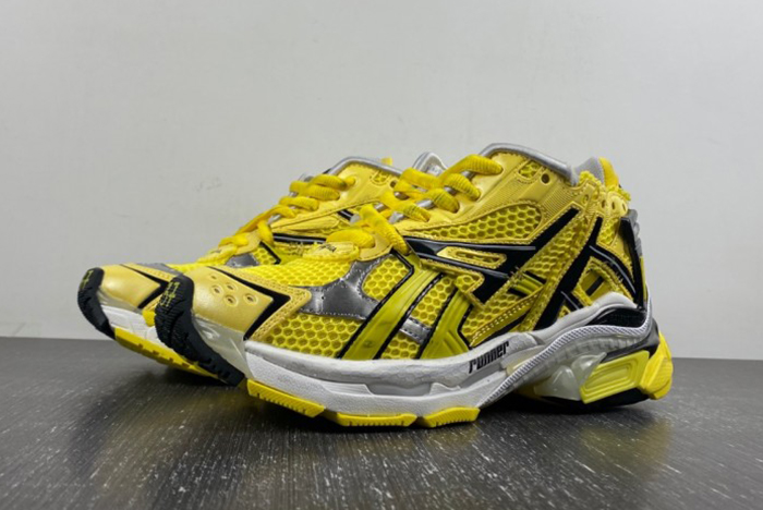 Ba*len*cia*ga/ 677402-w2rd3-0510