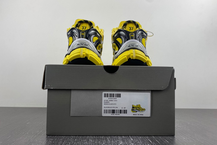 Ba*len*cia*ga/ 677402-w2rd3-0510