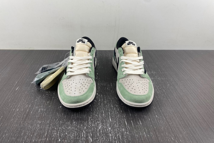 Travis Scott x Air Jordan 1 Low DM7866-813