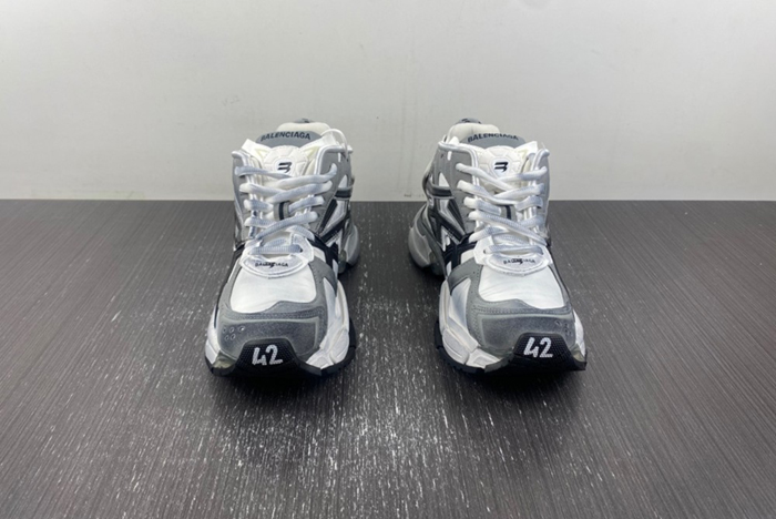 7.5 Ba*len*cia*ga/  677403-w3rb5-9012