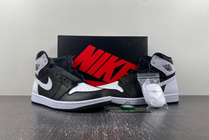 Air Jordan 1 High OG “Reverse Panda” DZ5485-010