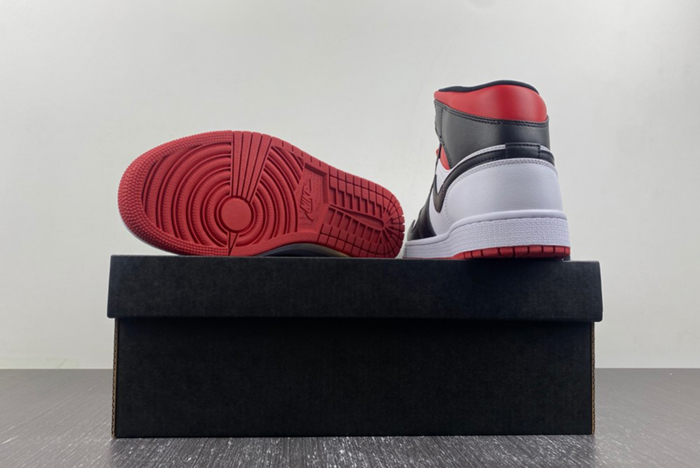 AIR JORDAN 1 MID  DQ8426-106