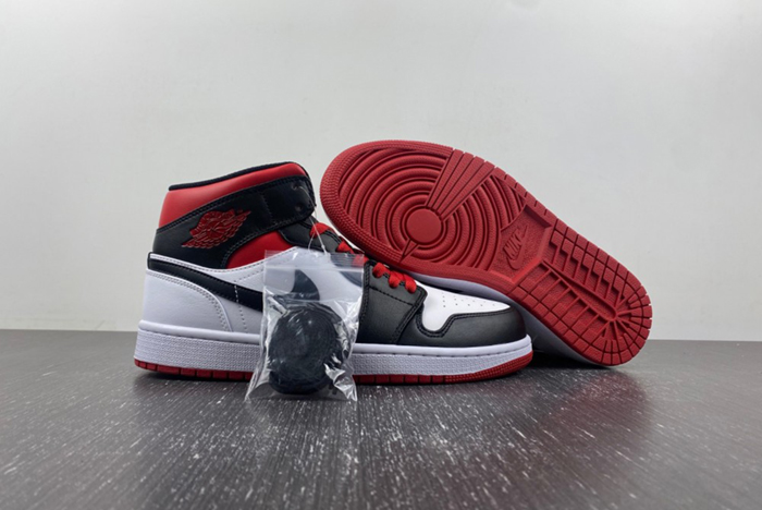 AIR JORDAN 1 MID  DQ8426-106