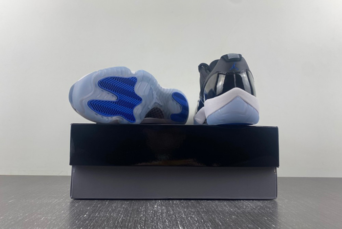 Air Jordan 11 “Space Jam FV5104-004