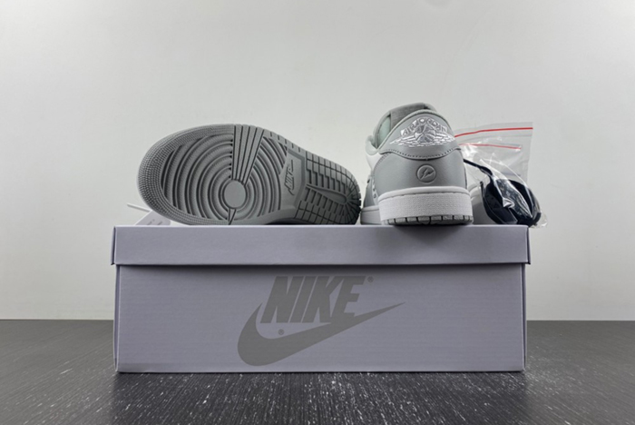 OFF-WHITE x Travis Scott x Air Jordan 1 OW  DM7866-198