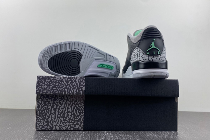 Air Jordan 3 “Green Glow CT8532-031