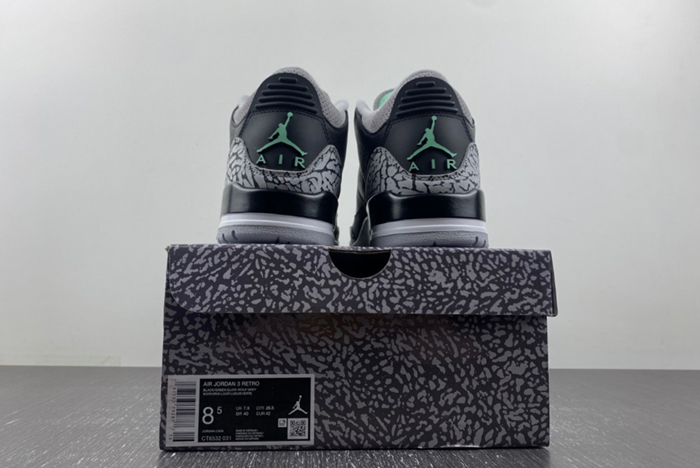 Air Jordan 3 “Green Glow CT8532-031