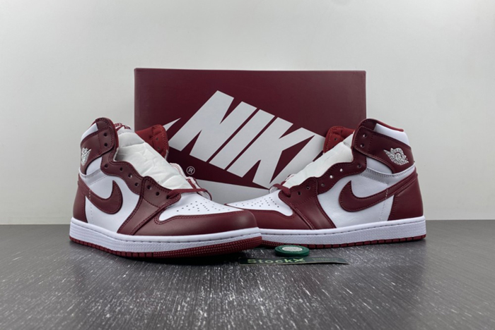 Air Jordan 1 High OG “Team Red” DZ5485-160