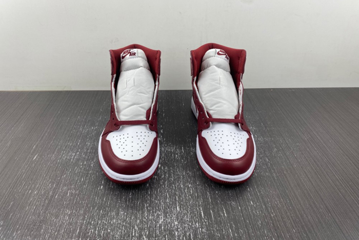 Air Jordan 1 High OG “Team Red” DZ5485-160