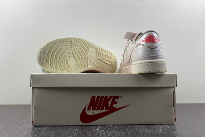 TS x AJ1 Travis Scott x Air Jordan 1 Low OG  DM7866-601