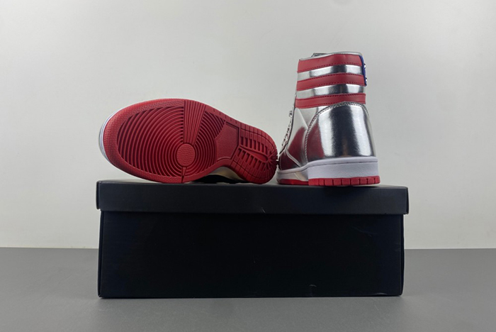 DONALD NEVER SURRENDER SILIVER COLOR