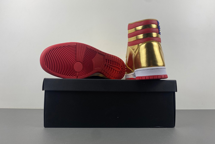 DONALD NEVER SURRENDER GOLD COLOR