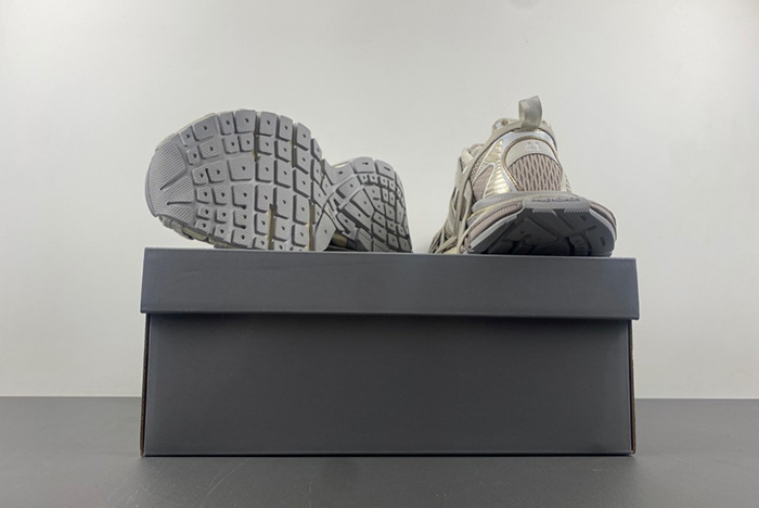 Ba*len*cia*ga phantom sneaker  778698 w3xll 9191