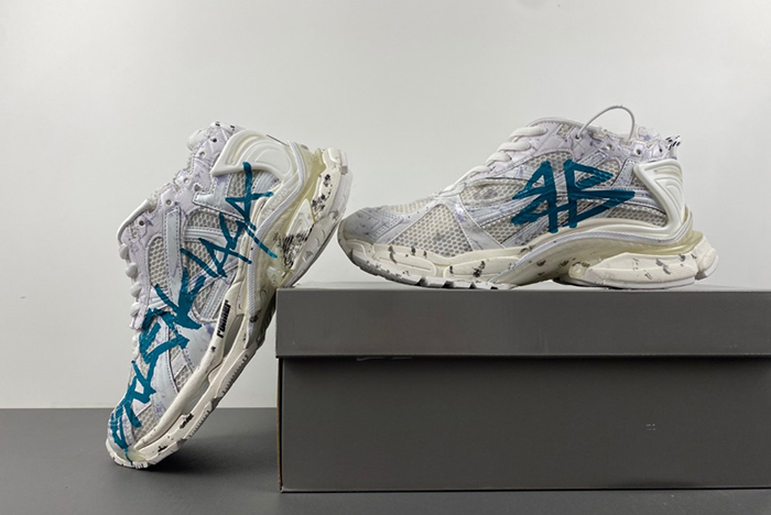 Ba*len*cia*ga -runner 772774 w3rny 0133