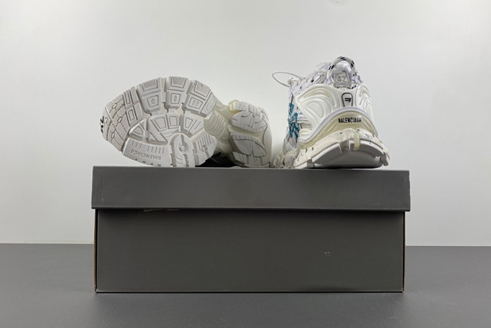 Ba*len*cia*ga -runner 772774 w3rny 0133