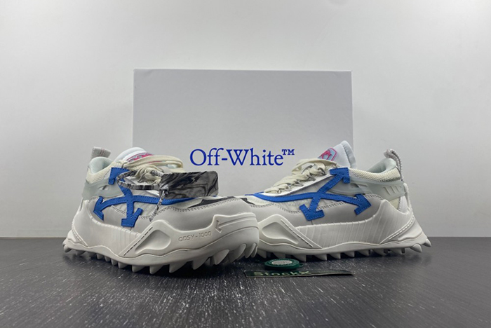 Off-White c/o Virgil Abloh 白蓝色