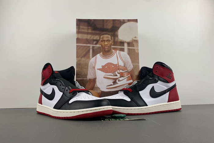 Air Jordan 1 High OG “Black Toe Reimagined” DZ5485-106