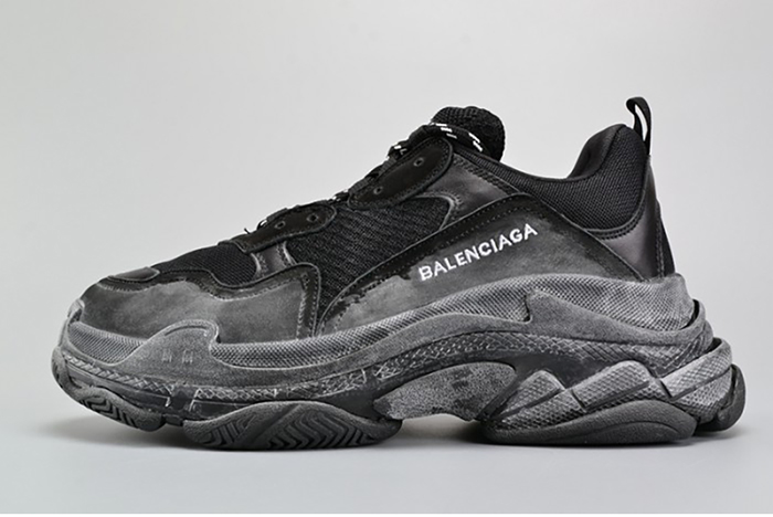 Ba*len*cia*ga black triple s trainer w06g01001